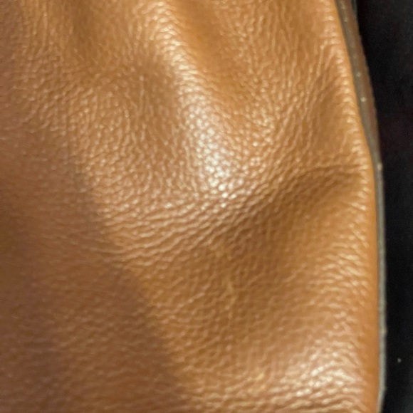 Burberry Tan Leather Shoulder Bag - Picture 5 of 10